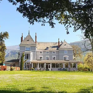 domaine-des-cedres.hotels-rhonealpes.com/